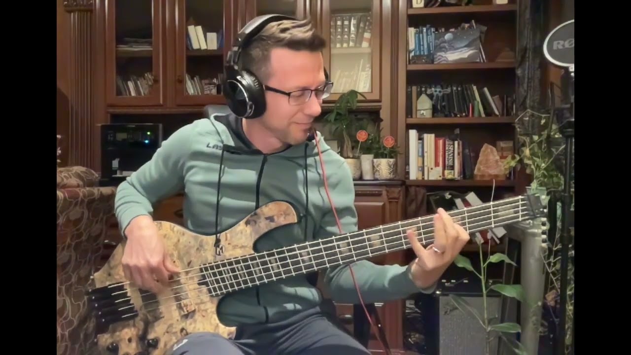 Bass Cover - 
