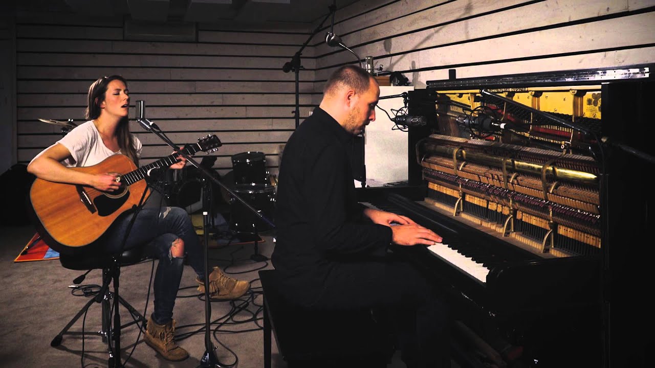 BEYRIES | The Pursuit Of Happiness | LIVE