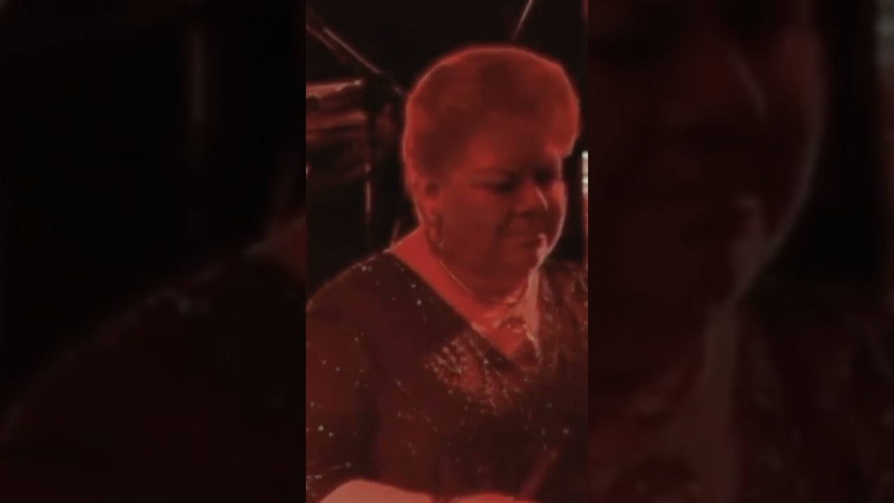 Paquita la del Barrio - Que me perdone tu perro #paquitaladelbarrio