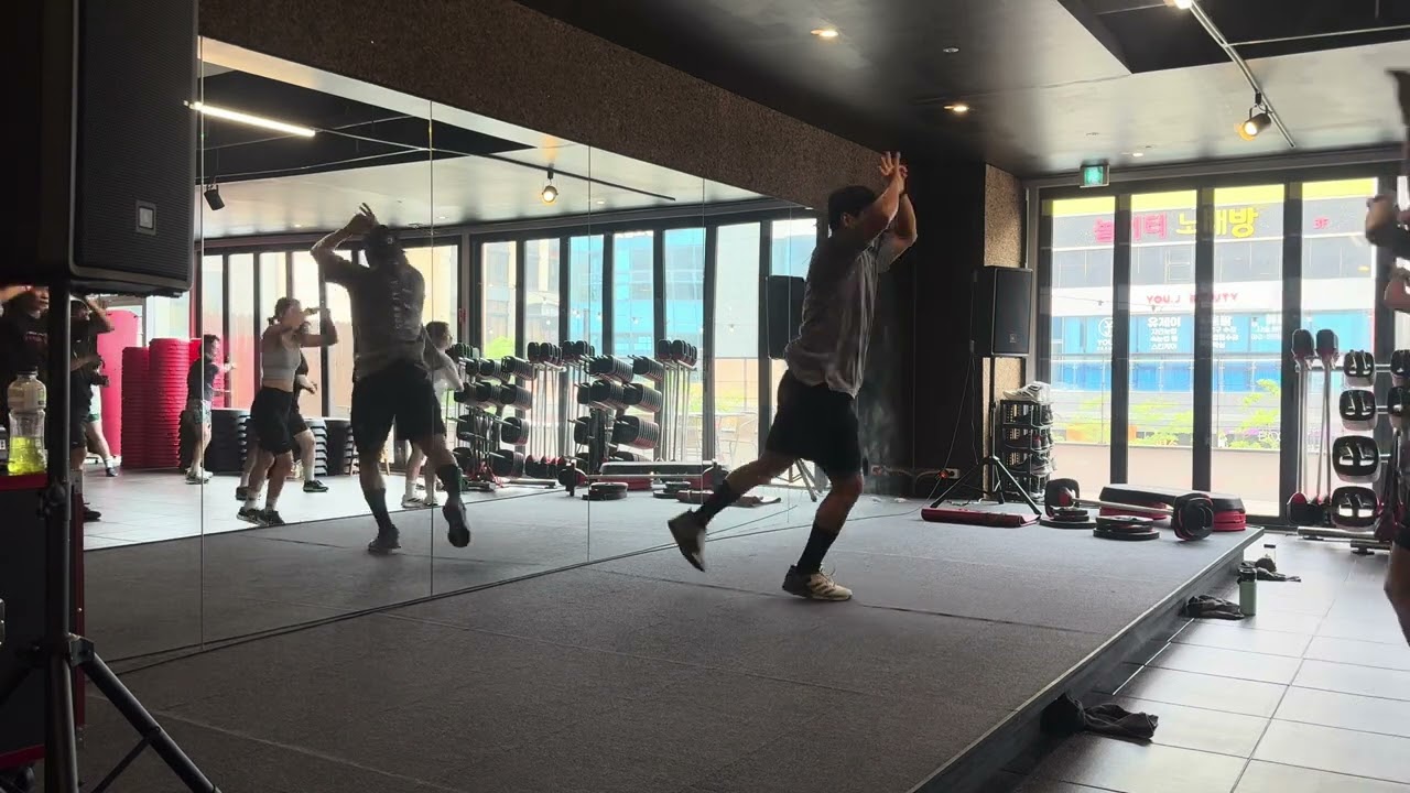 BODYCOMBAT 103 / Track 7 