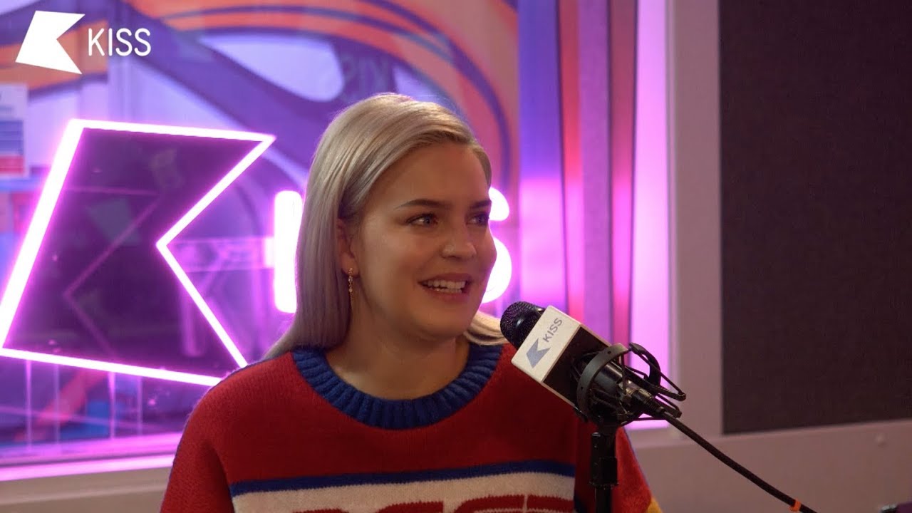 Anne-Marie Talks Being 'Friend Zoned', Touring with Ed Sheeran and that Marshmello Collab! 👊