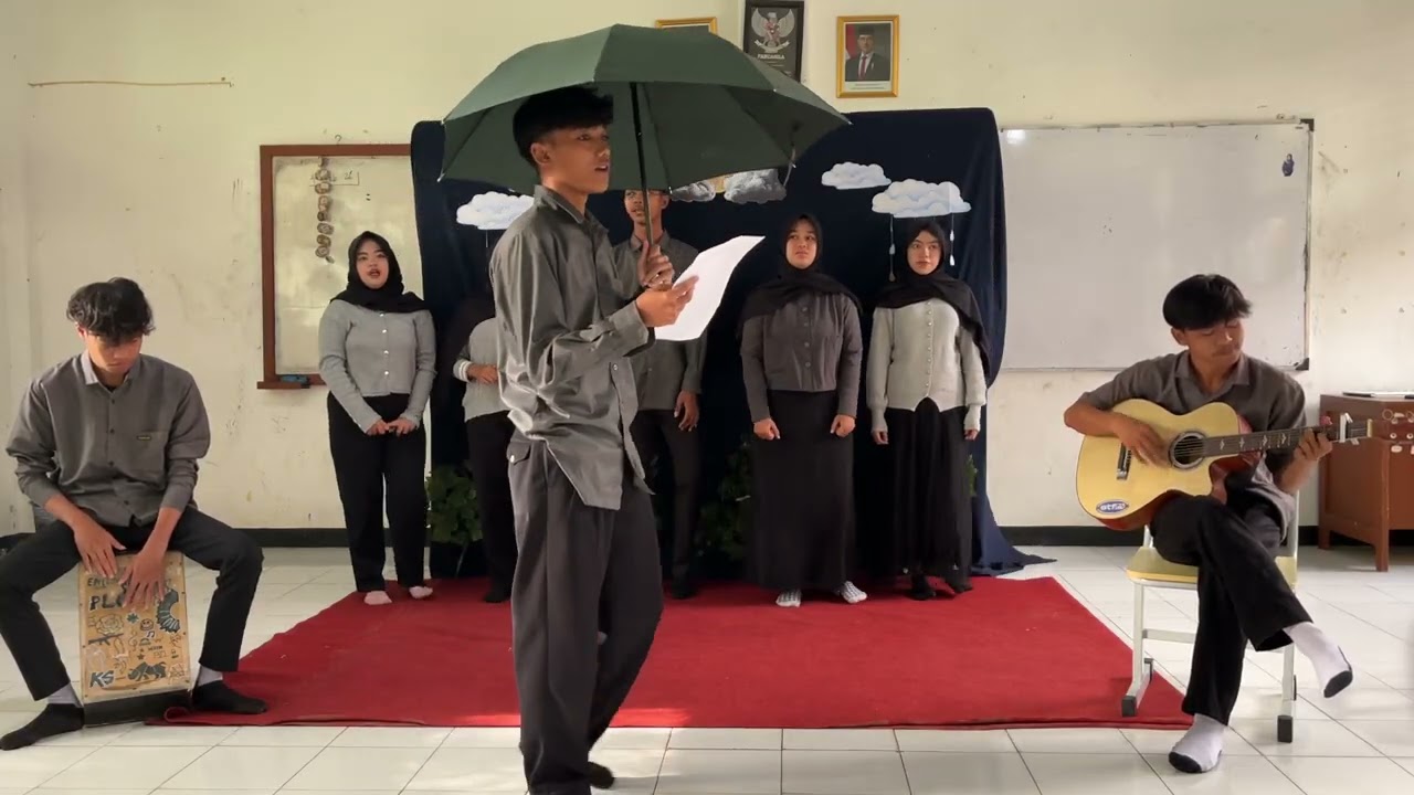 MUSIKALISASI PUISI “HUJAN BULAN JUNI” || KELOMPOK 2
