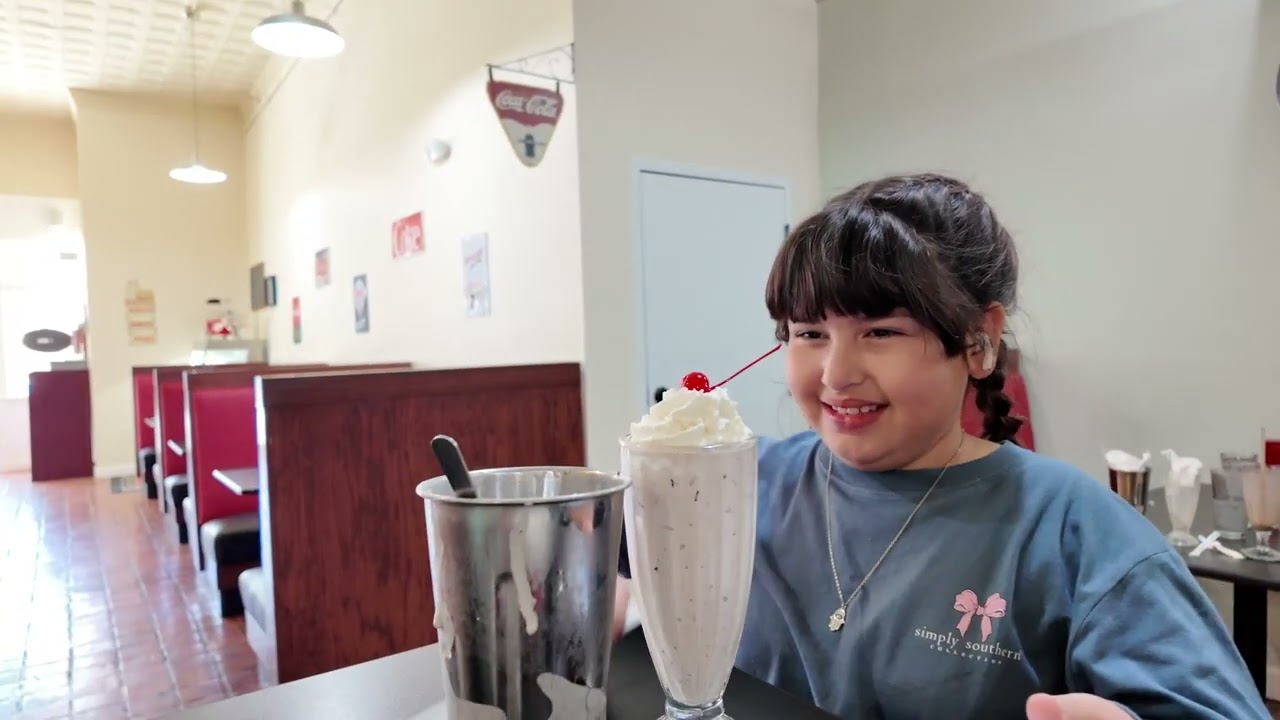 Red's Soda Fountain & Ice Cream Shop  | Sevierville Tennessee