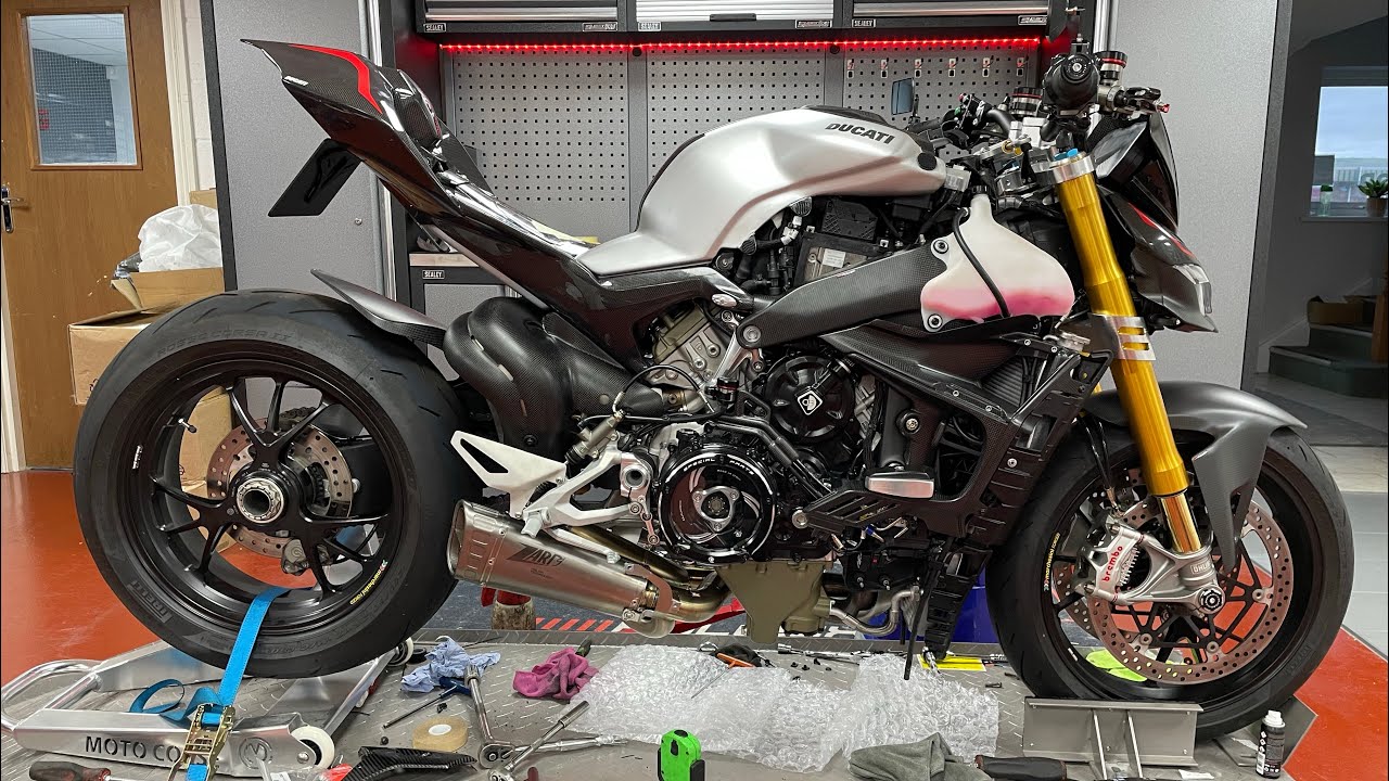 Ducati Streetfighter V4S SVF Build Episode 5, AEM Factory, Ducabike, DB Race, Fullsix, MotoCorse.