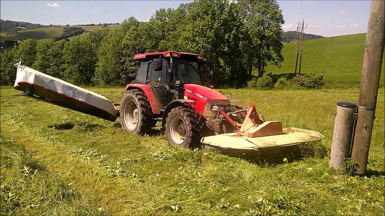 1 Schnitt 2017 Mähen | Case JXU mit einem PZ Frontmähwerk und Kund Heckmähwerk
