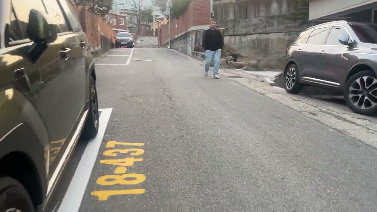 헬스장 같은 실내운동 대신 러닝, 동네를 걷는 사람들이 늘고 있다! 돈 안드는 운동문화가 넓혀져가고 있는 추세 #산책 #절약생활 #건강 