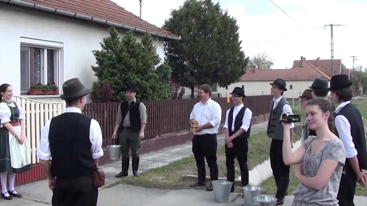 Csólyospálosi húsvéti locsolkodás 2014