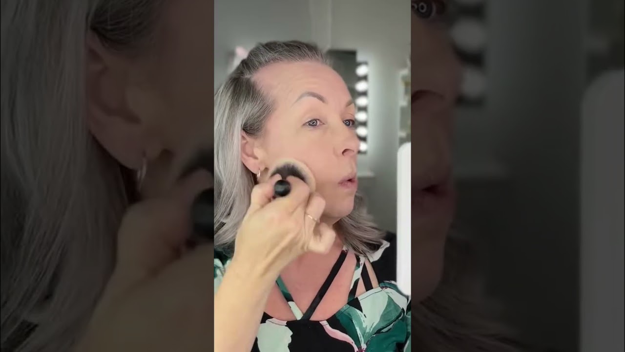 This HD Translucent Powder Is a Game-Changer! 
