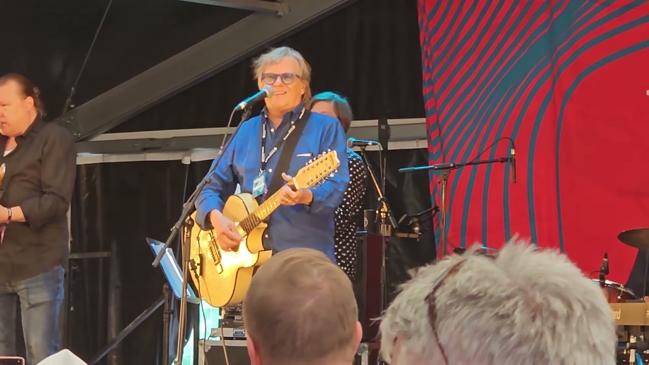 Mikko Alatalo,  Viivy vielä hetki,  live @tangomarkkinat 2023