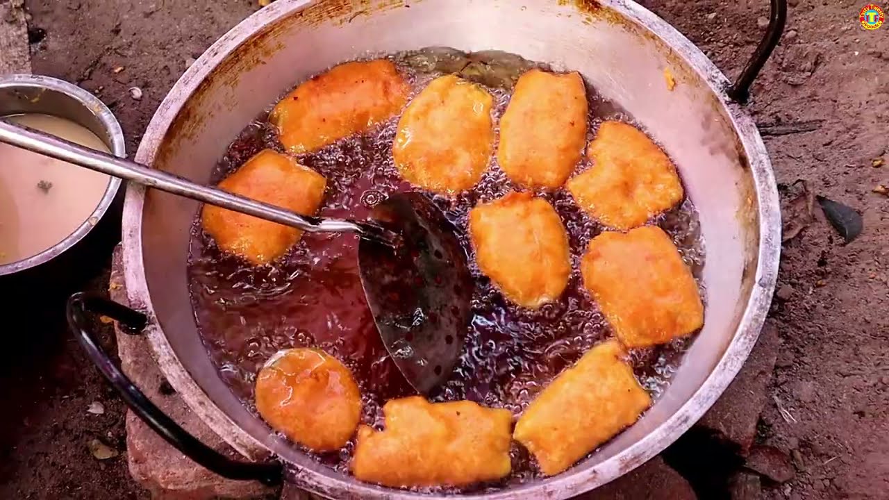 Most Tastiest Snacks in Bangladeshi Street Beguni Brinjals Chop & Pyaju Bengali Telebhaja Recipe