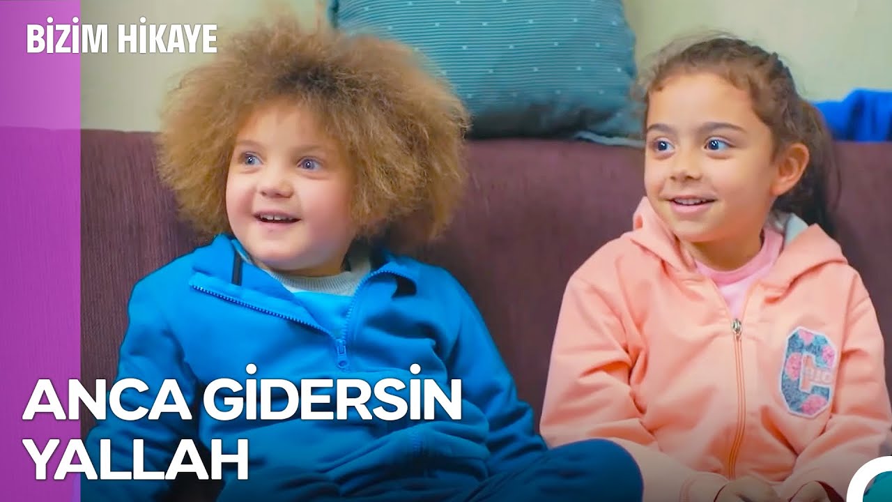 Babaanneyi Taklit Eden Minikolar - Bizim Hikaye