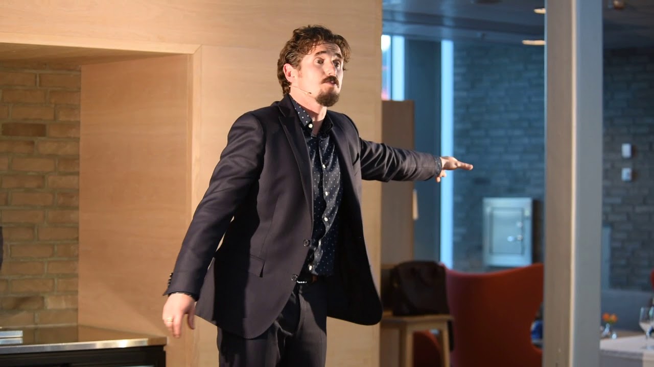 Eirik Del Barco Soleglad underholder kulturhussjefene, del 1