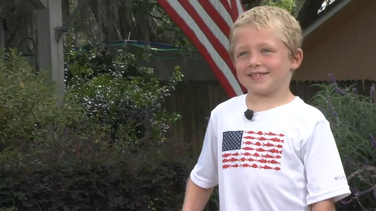 HERO! Boy, 7, swims 1 hour to shore to get help for family after boating mishap