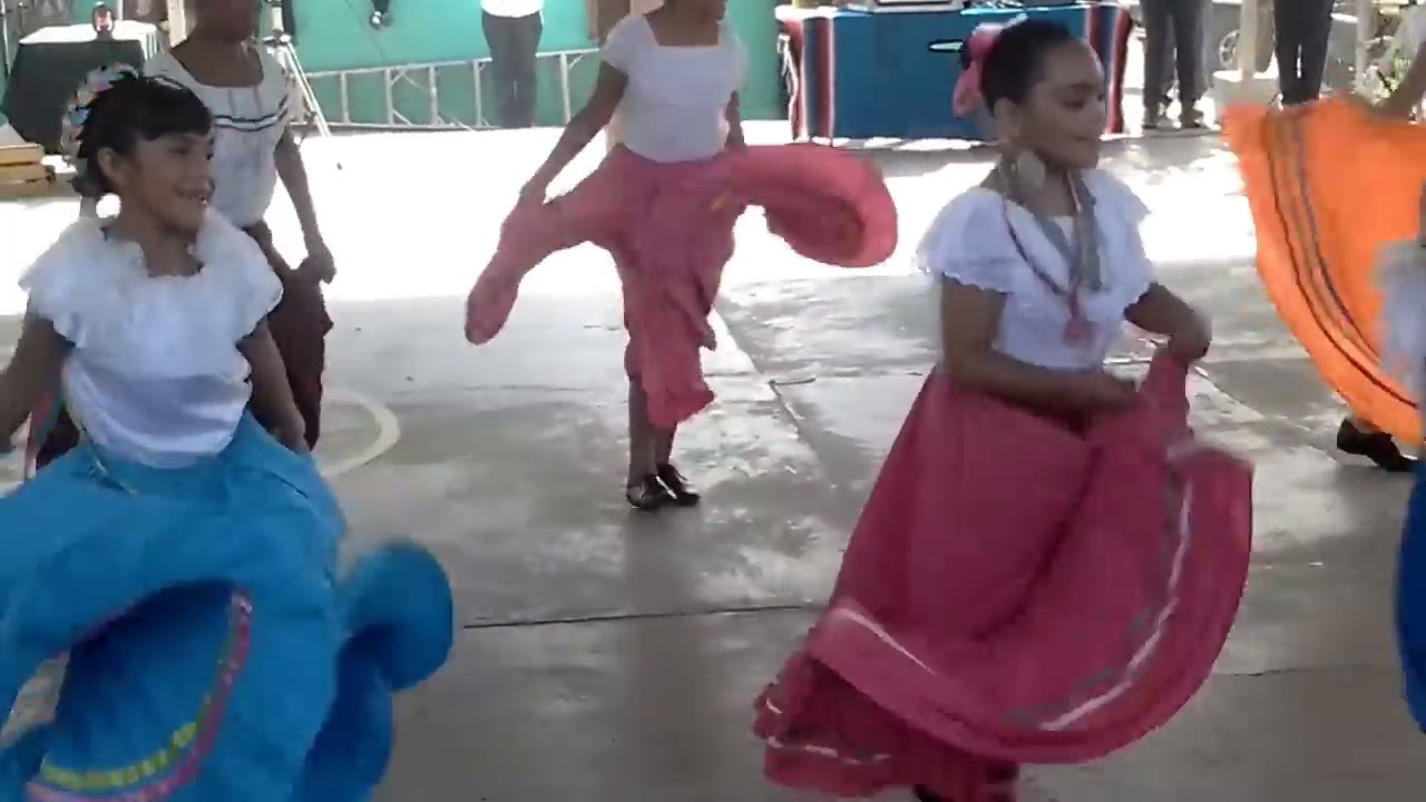 EL TORO MAMBO NIÑOS DEL 3ro B