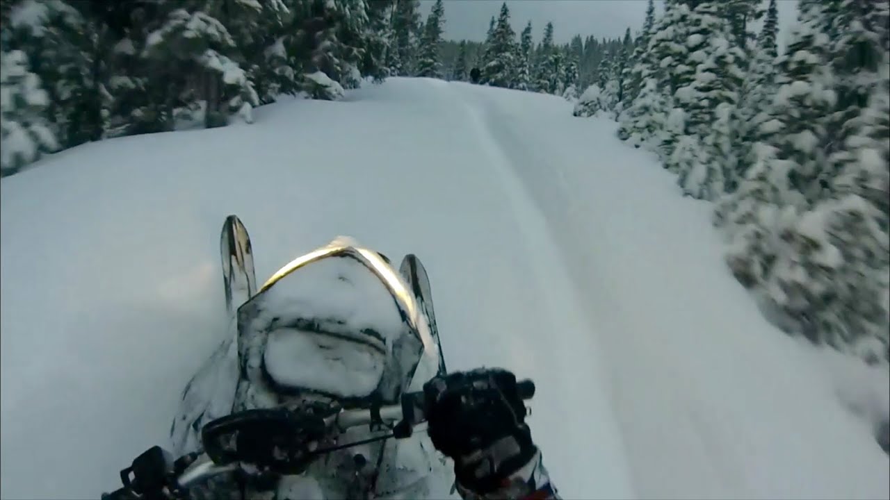 Skidoo XM 800 climbing deep snow