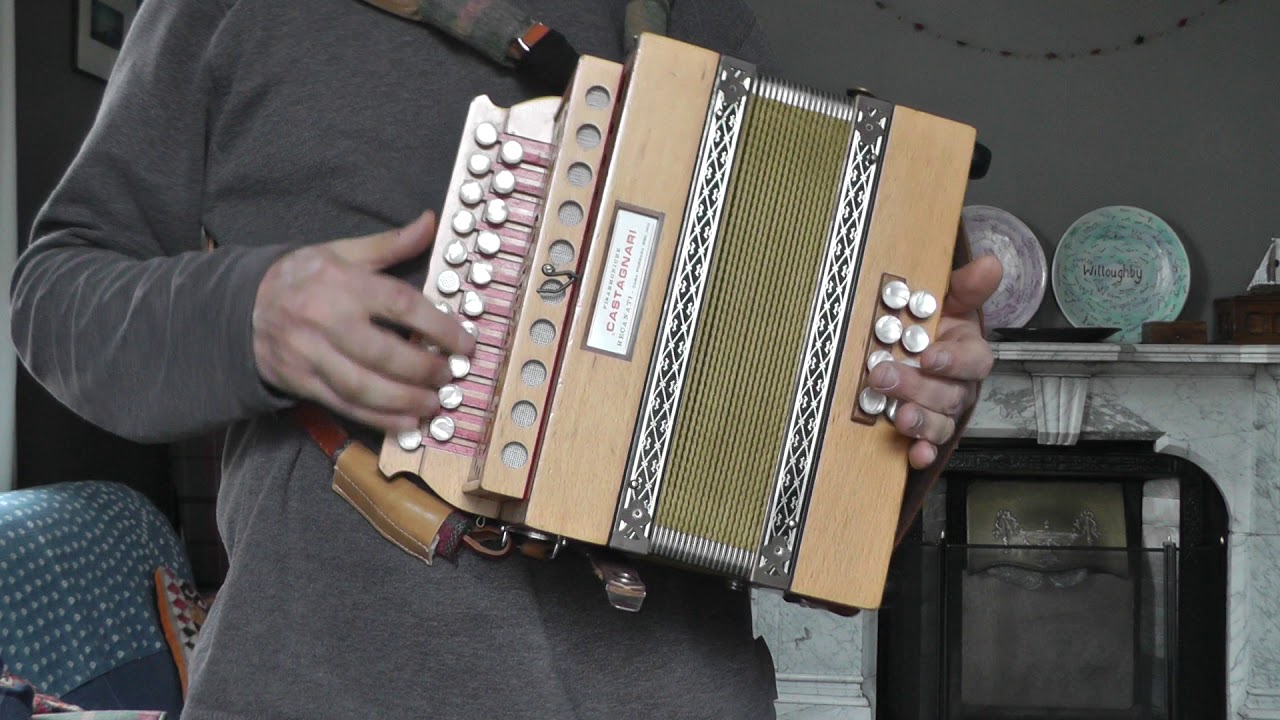 G and A minor chords up and down the Melodeon