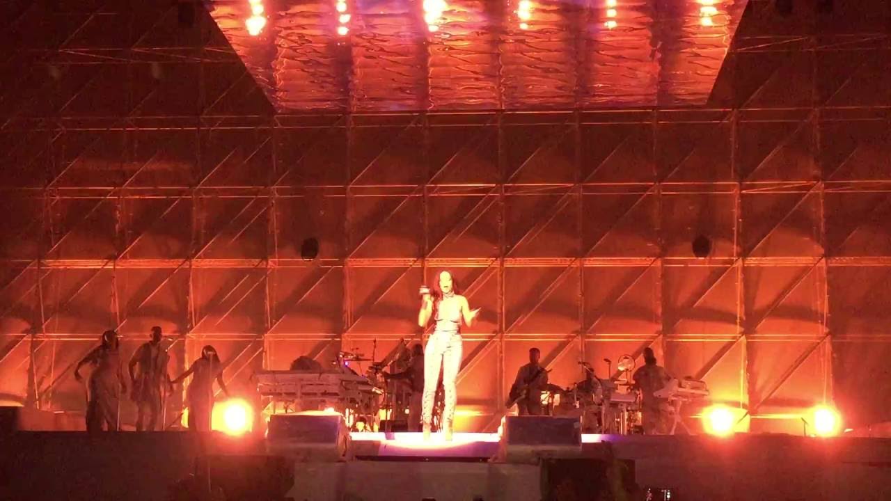 Rihanna - Umbrella @ Stadio San Siro Milano - 13 Luglio 2016
