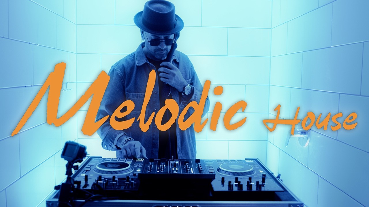 Melodic House Mix in the Shower 🚿 | DJDomibart Live Set