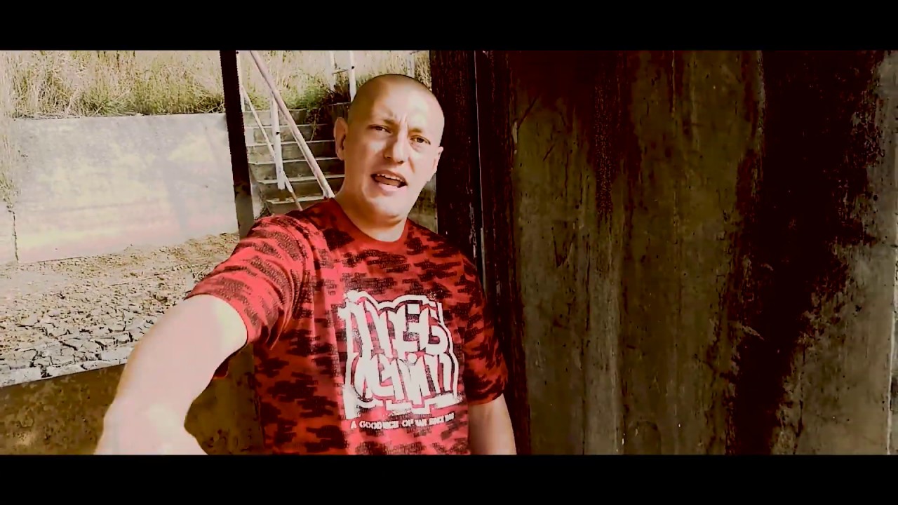 LuChA - Drony [bit: Boorak] (Official Video)