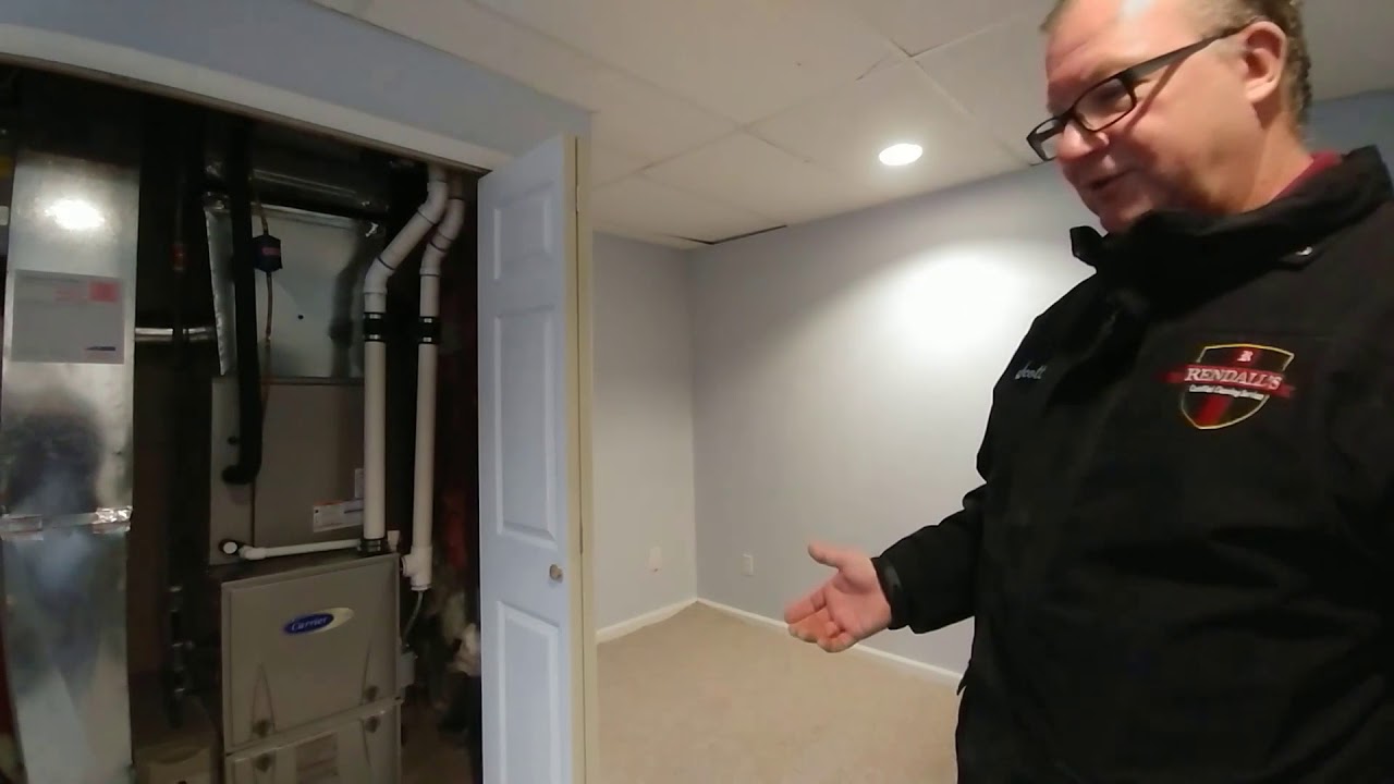 Water damage - Inspecting carpet and pad