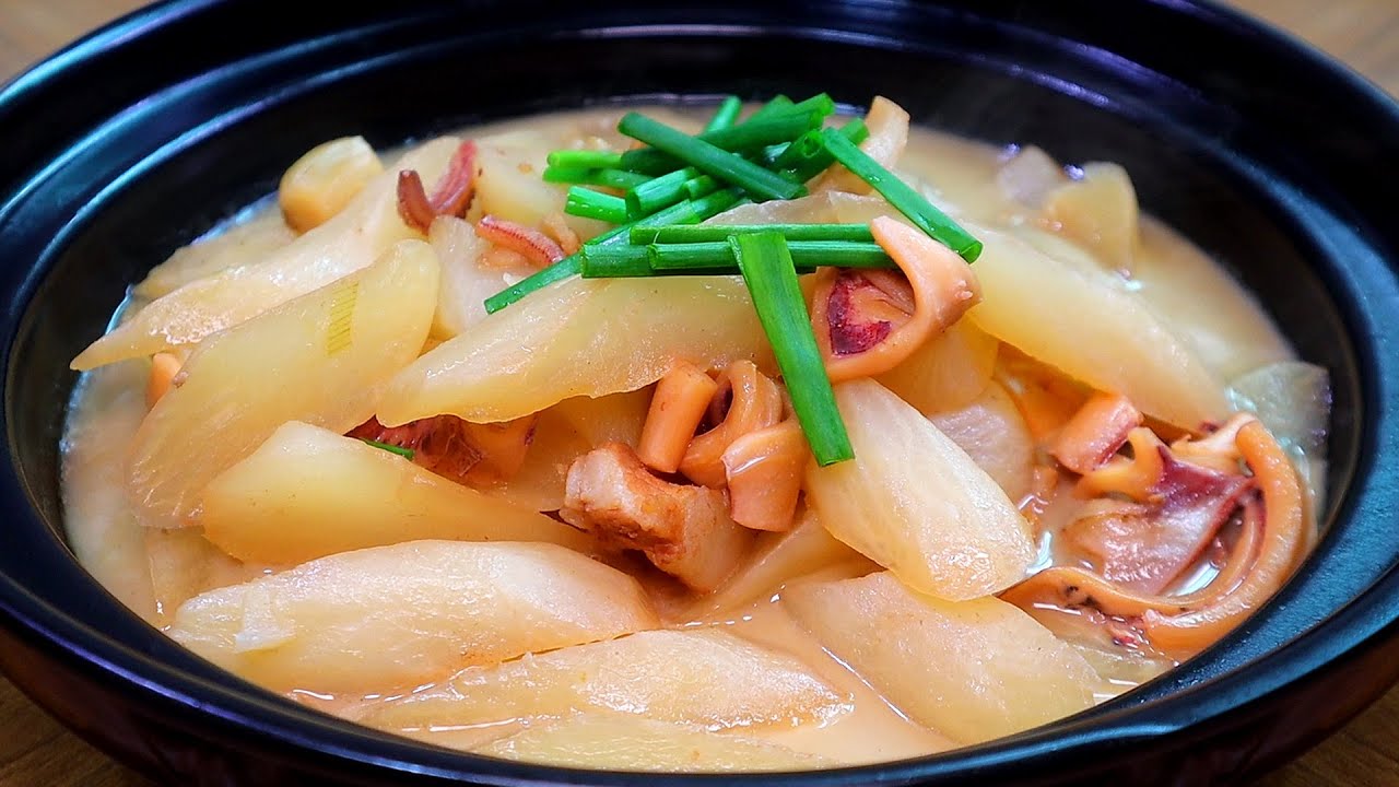 天氣轉涼做魷魚蘿蔔煲，既是湯也是菜，鮮香濃郁超下飯！