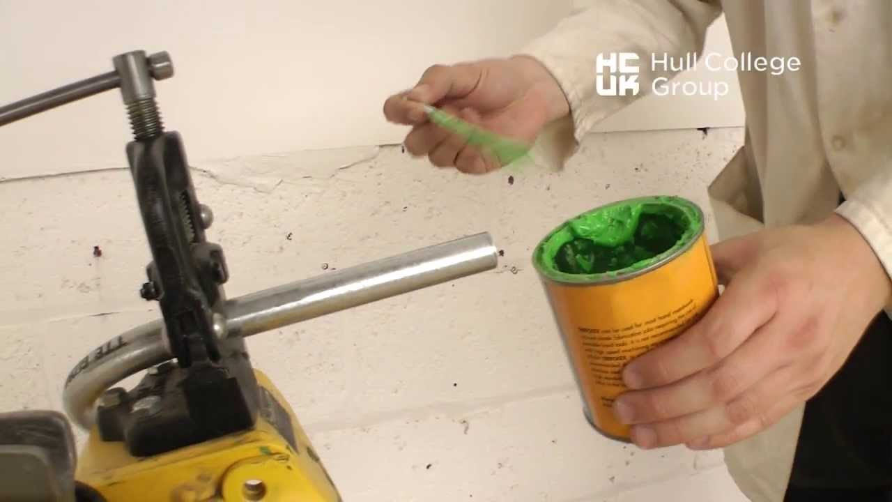 3 - 20mm2 Steel Conduit Installation to a Fused Connection Unit - Hull College Electrical