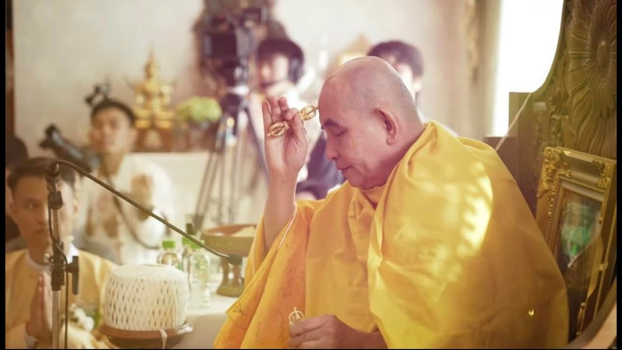 พระครูบาบุญชุ่ม ญาณสังวโร เมตตาโปรด บริษัท โอเค เฮิร์บ จำกัด (OK Herbs Co.,Ltd.)