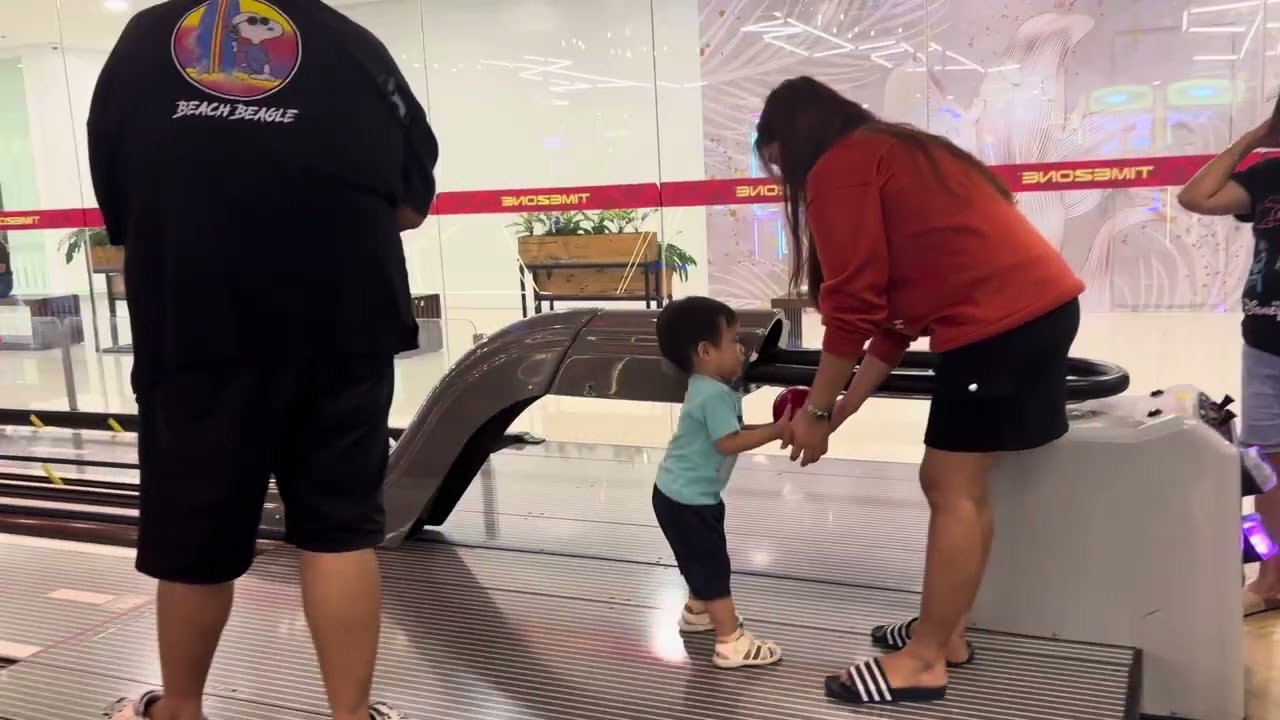 Czaded playing Bowling with Daddy 