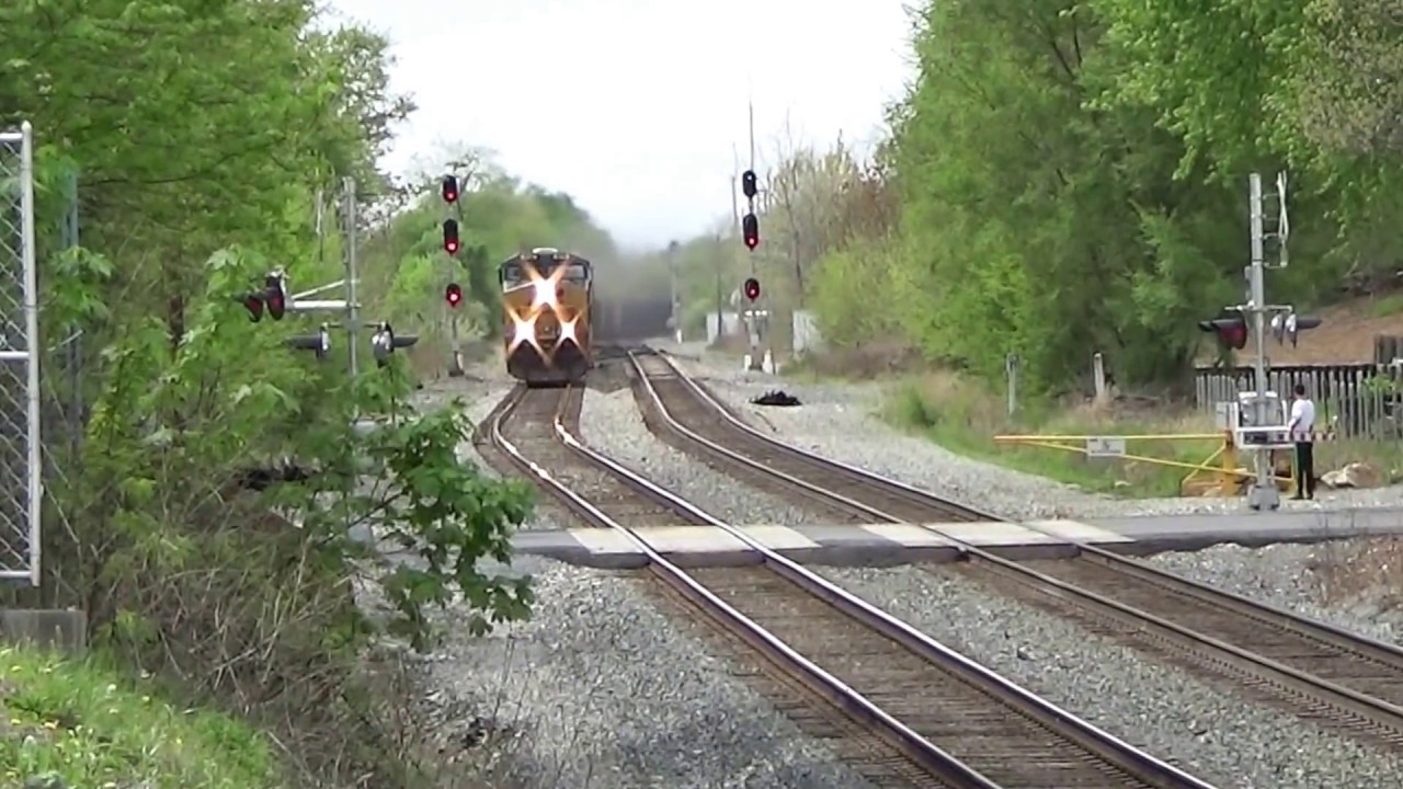 Csx N751 and L277-23 passing through Shen