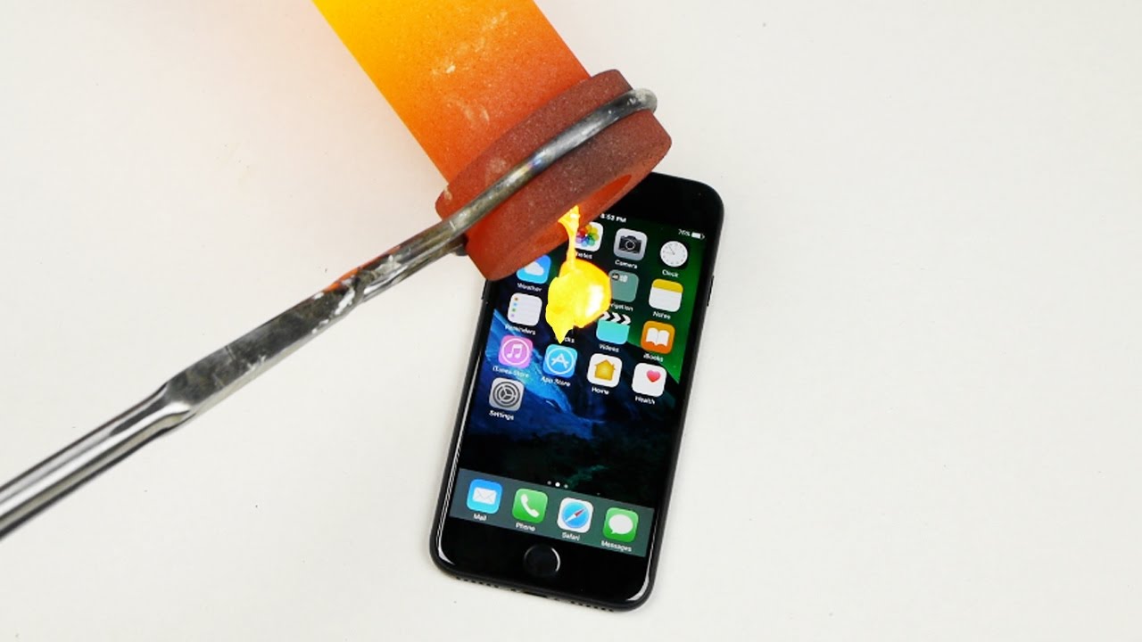 What Happens If You Pour Molten Gold on an iPhone 7?