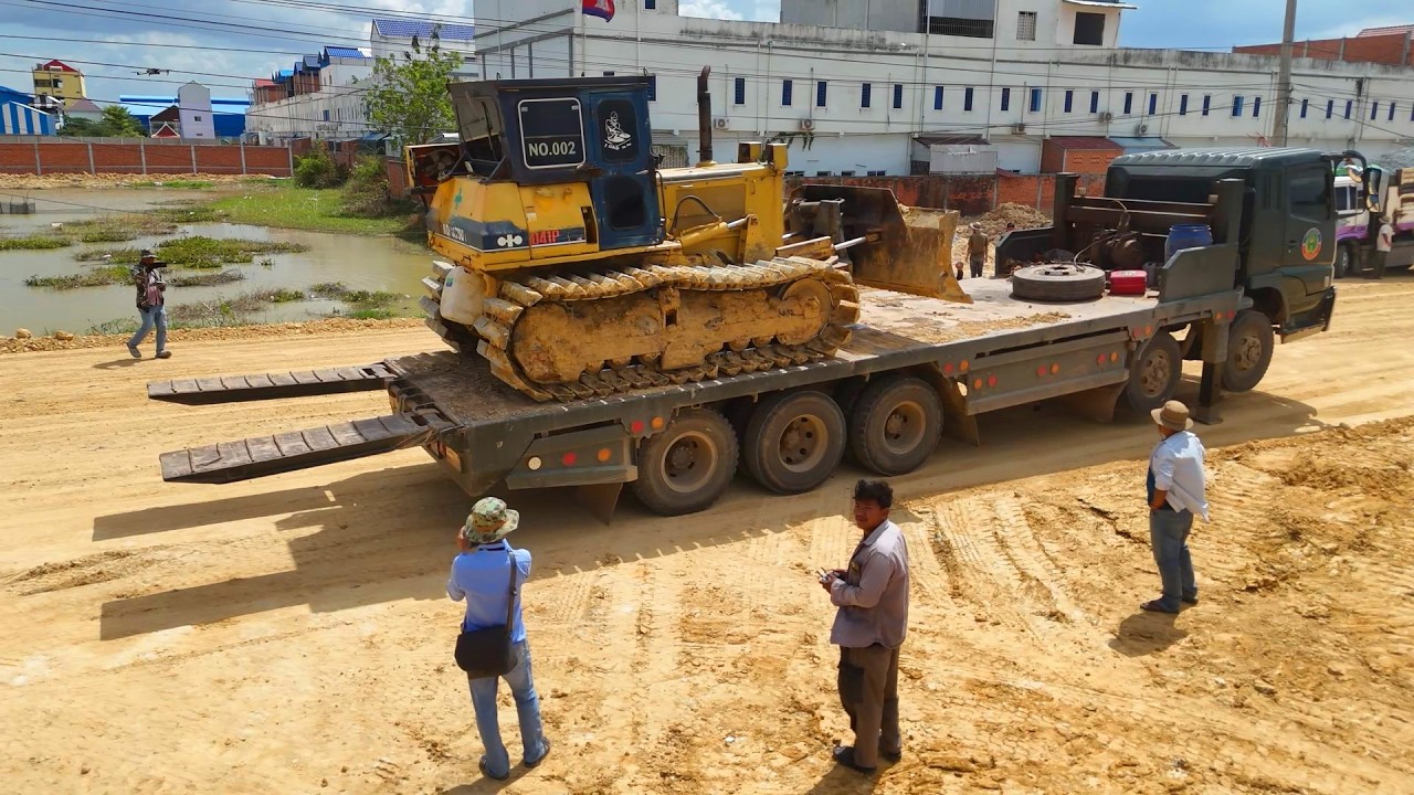 Amazing!! New Transport Bulldozer Pushing Soil and Dump Trucks Moving Massive Amounts of Soil!