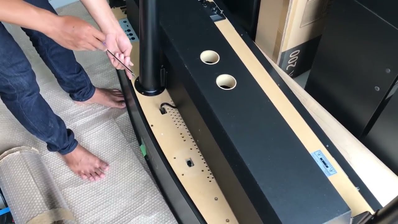 Ráp cây đàn piano điện YAMAHA CVP-96 cho anh nhạc sĩ