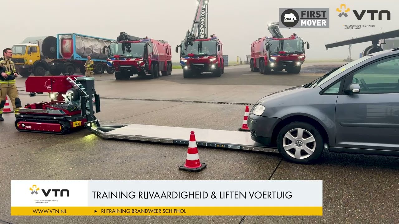 De eerste brandweer rijtrainingen met de First Mover op Schiphol zijn van start!