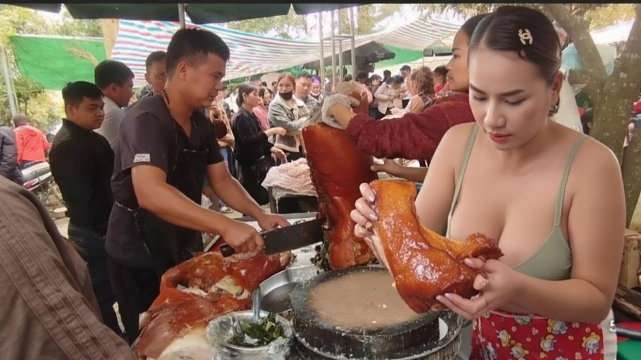 hội chùa bản gà ẩm thực Lợn quay