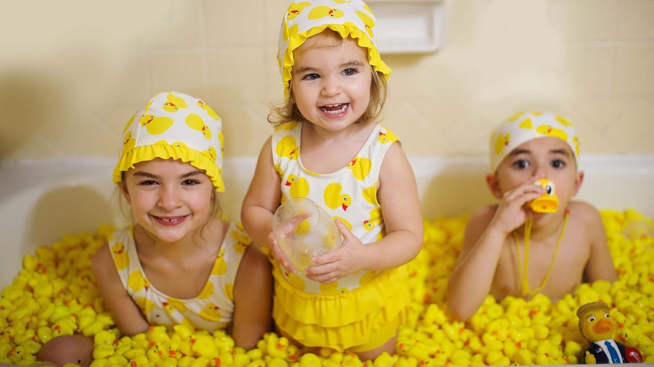 🦆 Rubber Duckies Have Taken Over Our Entire Home!! 🦆 | Sam & Nia
