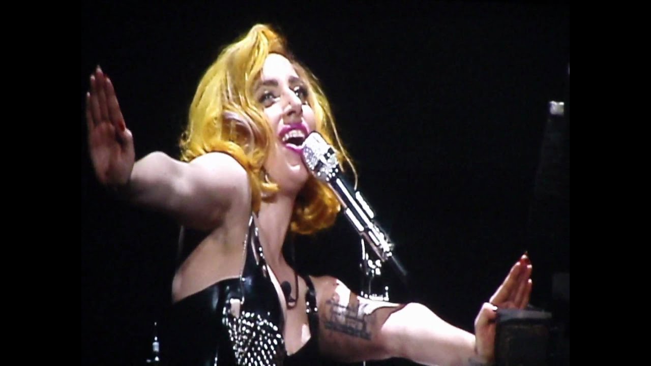 LADY GAGA  
