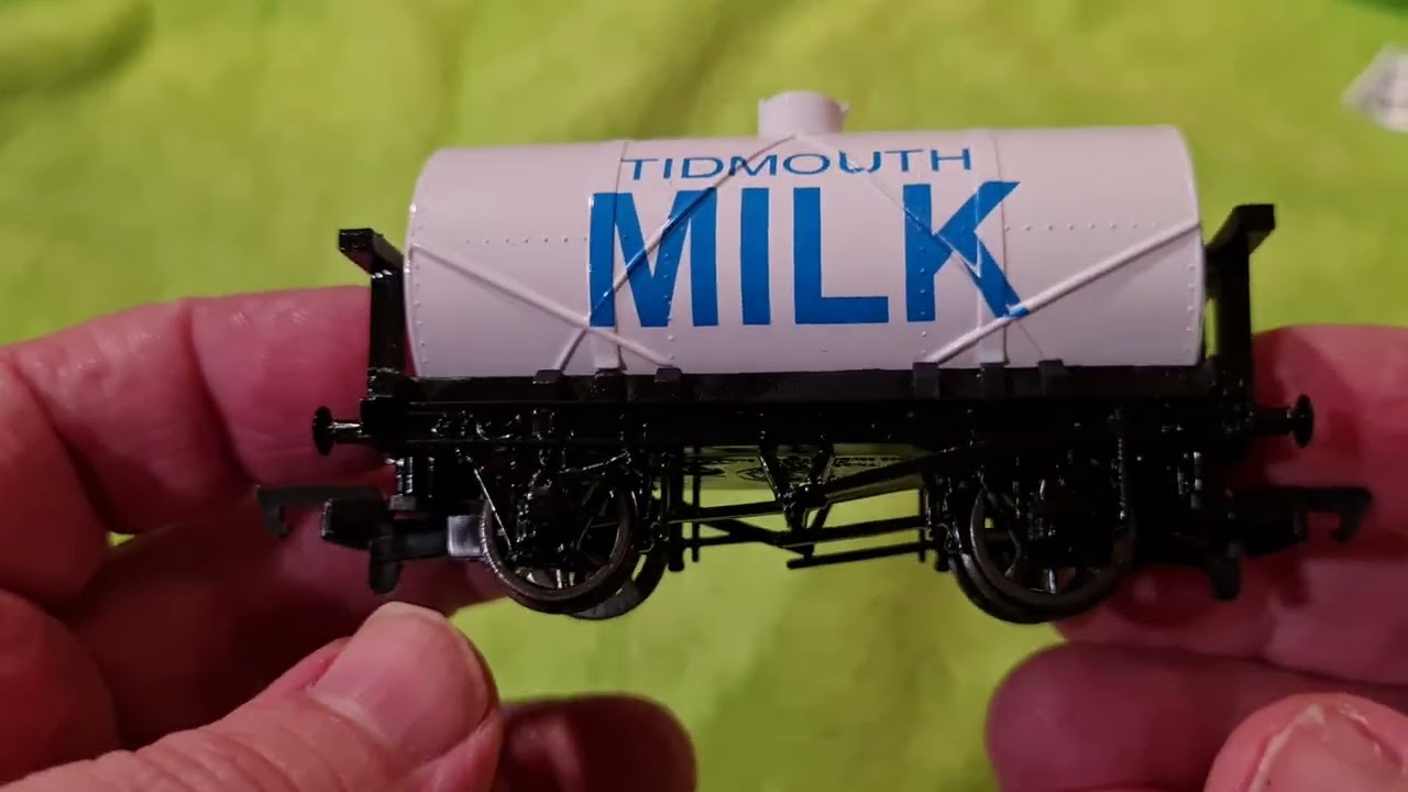 A review of a Bachmann thomas and friends Tidmouth milk tanker, 30/03/2025