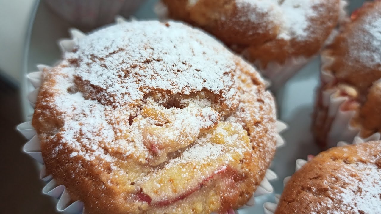 Muffins de Morango / Strawberry Muffins