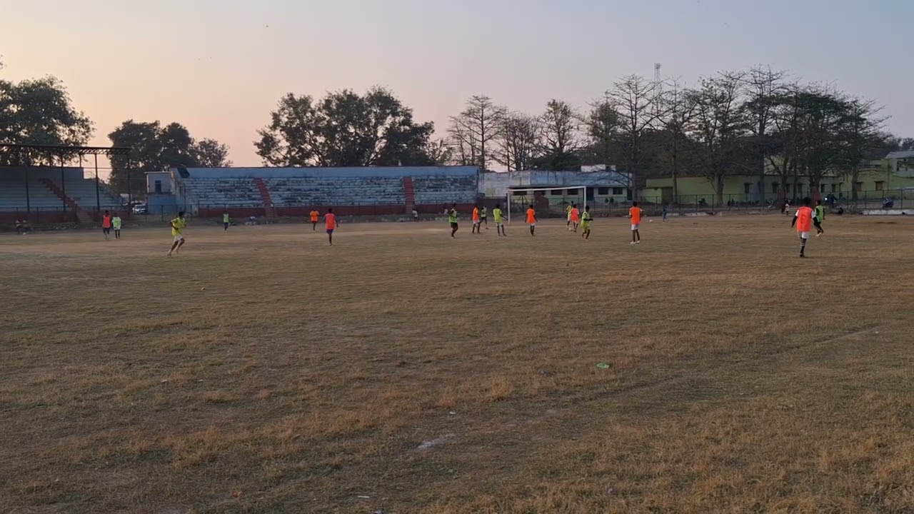 Khunti junior players practicing good football 