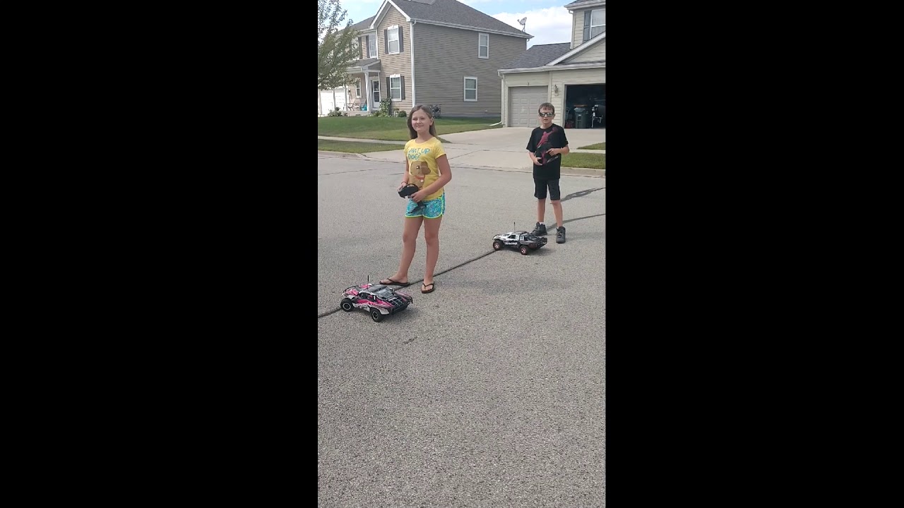 Traxxas Slash 3800 kv Castle Sidewinder 4  & 3500kv Goolrc Esc comparisons