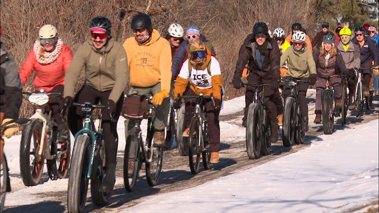 Green Bay community rallies with bike ride for cyclist Alex Pretti