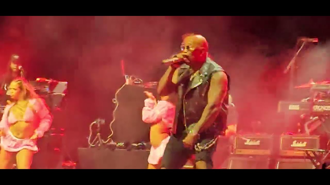 Flor Rida - In The Ayer (Club Can't Handle UK & Europe Tour - M. E. Halle DÜS - LIVE - 2025-10-11)
