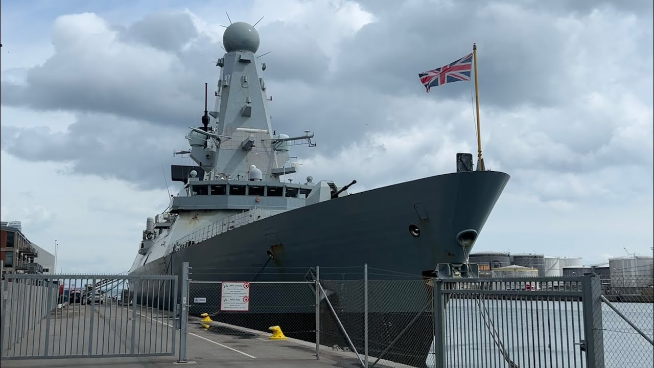 HMS Duncan in Aarhus Port
