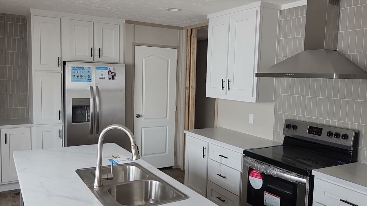 Отправьтесь в эпическое путешествие с Rainer — домом с 4 спальнями и 3 ванными комнатами по цене ...