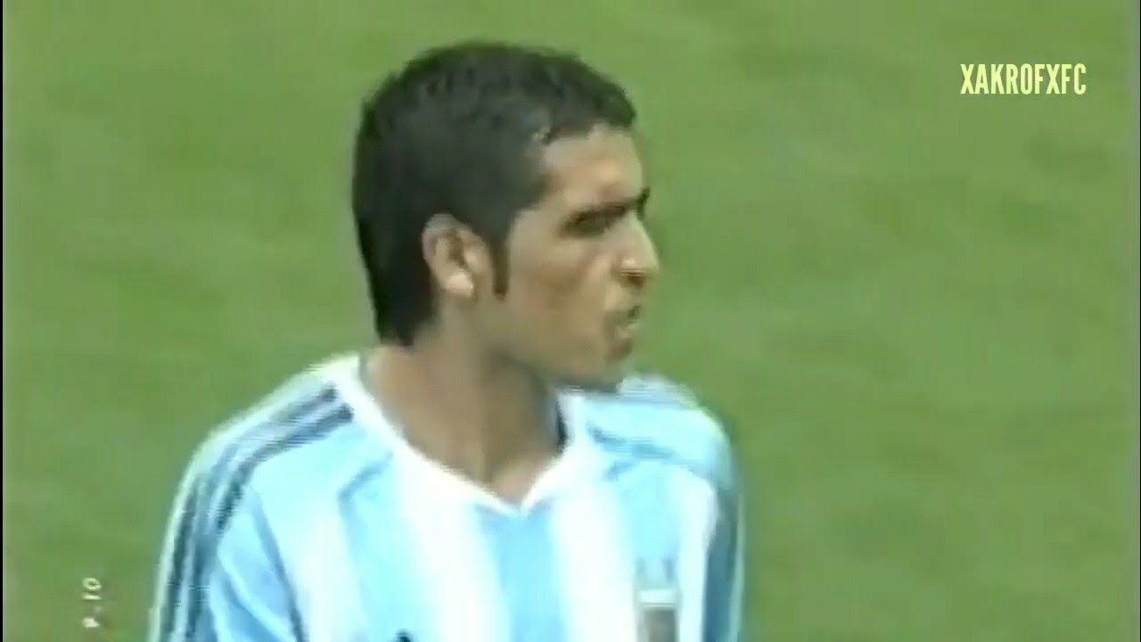 Juan Román Riquelme vs Uruguay (World Cup Qualifiers 2006) Home