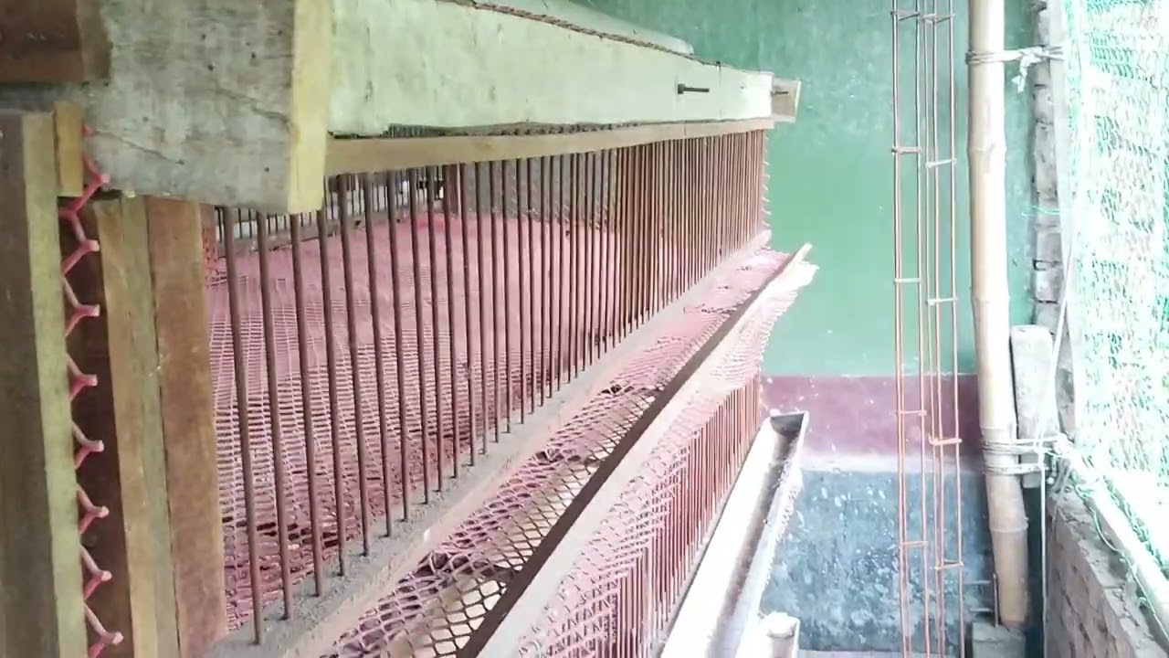 কাঠের খাচা অল্প দামে বিক্রি হবে 