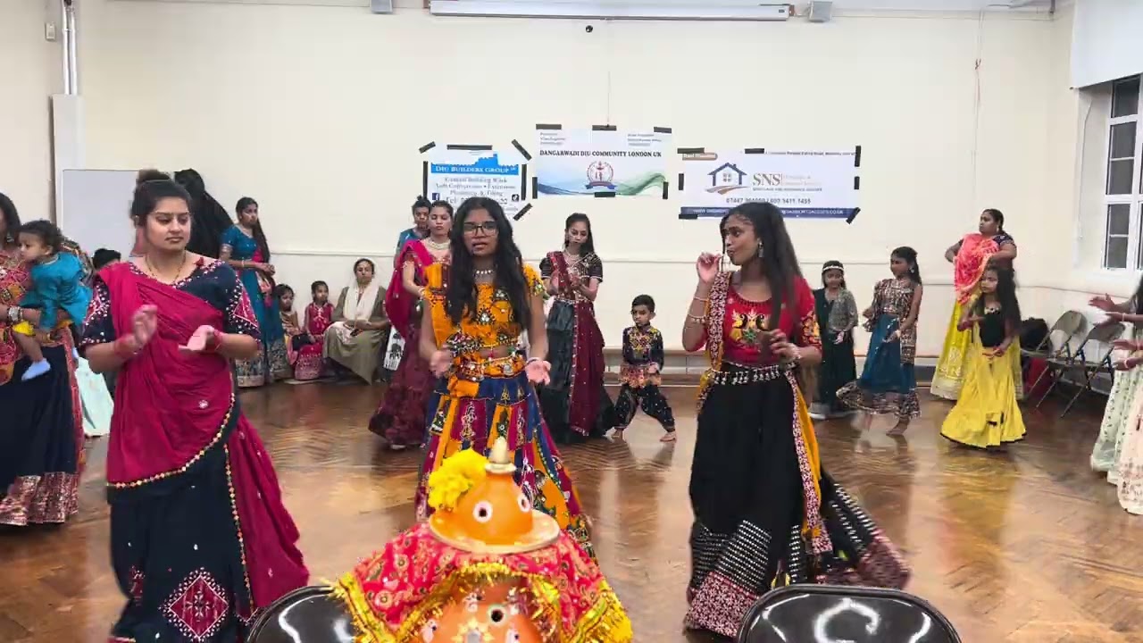 Navratri with Dangarwadi community at lyon park primary school day 2 #manishavipulkumar #manvipvlog 