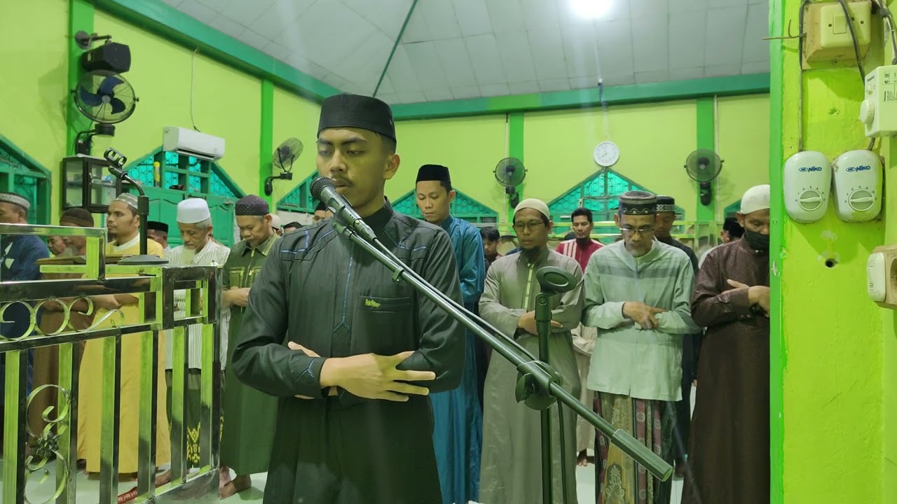 Hadi Nawwaf Imam Sholat Isya - Masjid Robi Ibrahim Assayyid - Polman