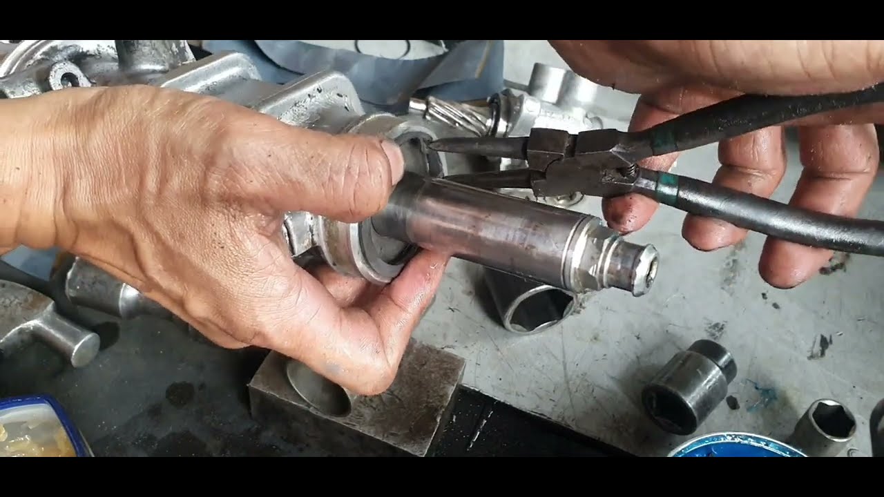 HONDA CRV GEN2 Rack and pinion rebuild.