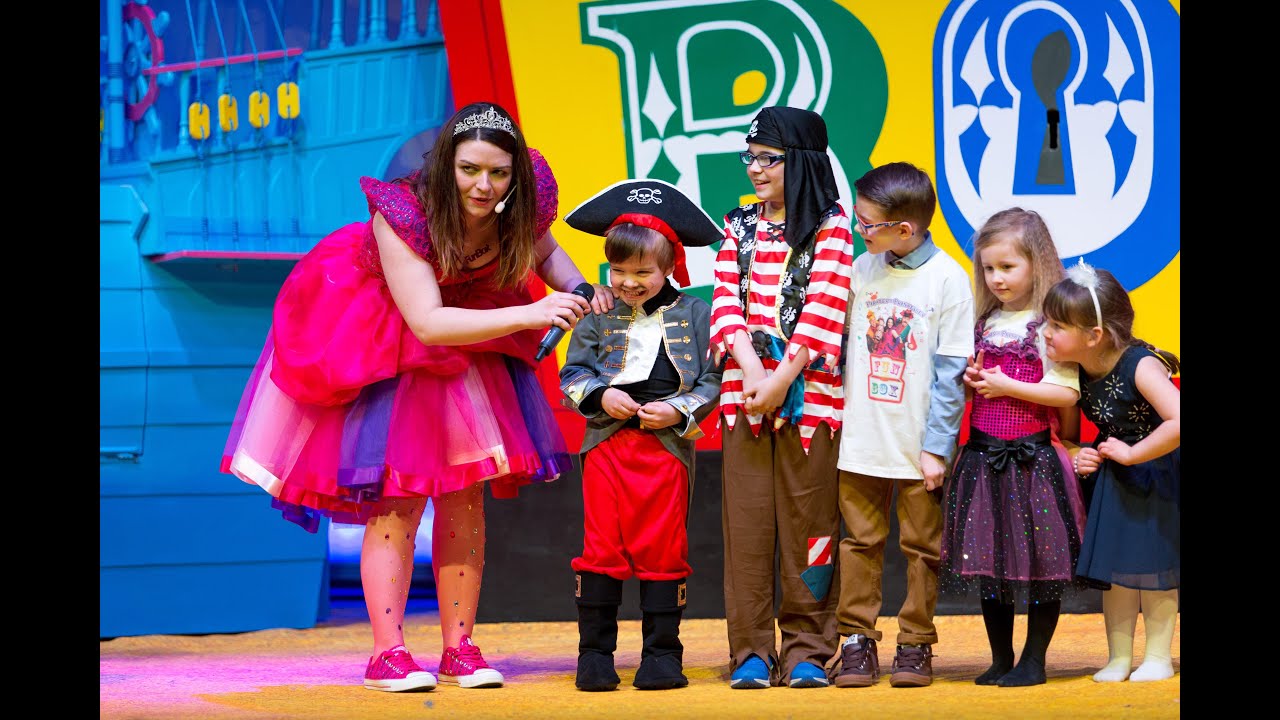 The Captain sails the Ship